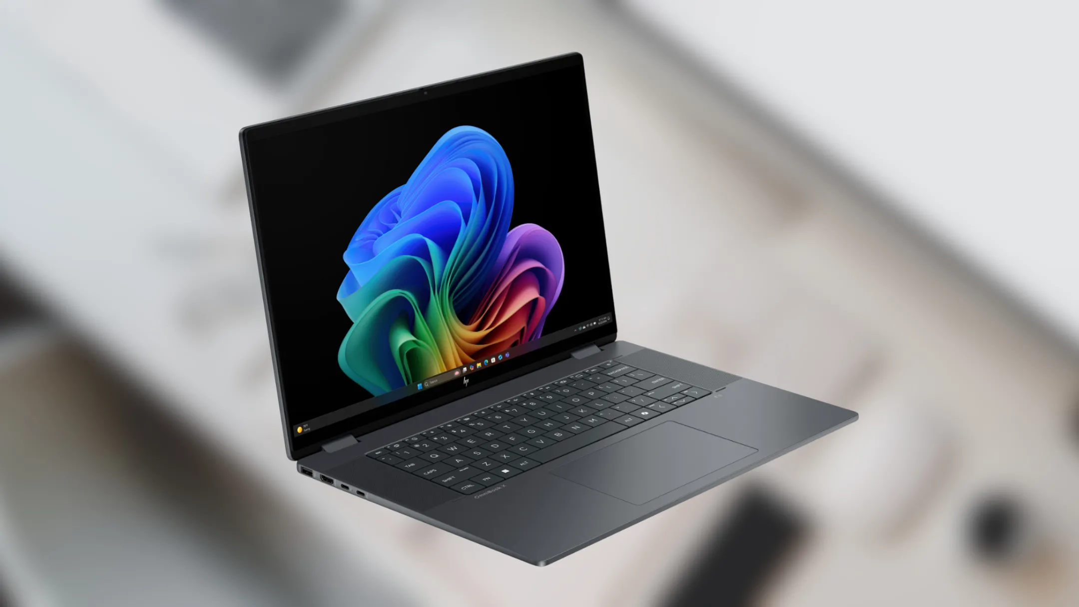 Góc nhìn cận cảnh màn hình 16 inch 2K của laptop HP OmniBook X Flip