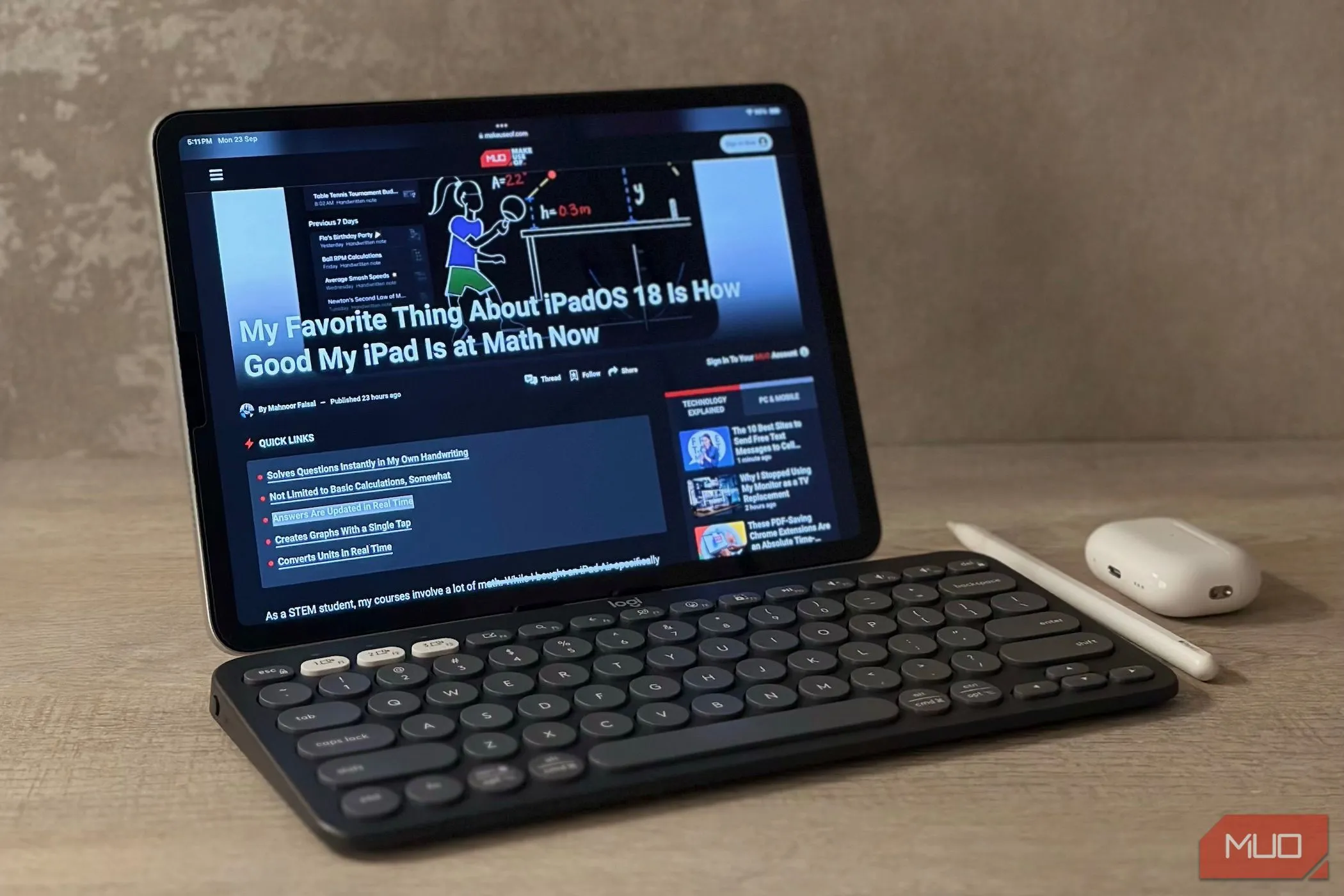 Bộ phụ kiện iPad bao gồm Apple Pencil, bàn phím Logitech Pebble Keys và AirPods