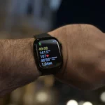 Màn hình Apple Watch Series 10 hiển thị dữ liệu tập luyện và sức khỏe