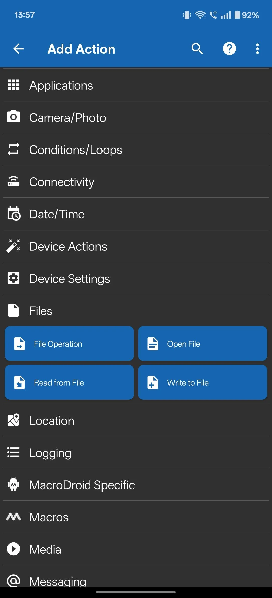 Menu lựa chọn các hành động liên quan đến tệp tin trong MacroDroid, với &quot;File Operation&quot; được làm nổi bật.
