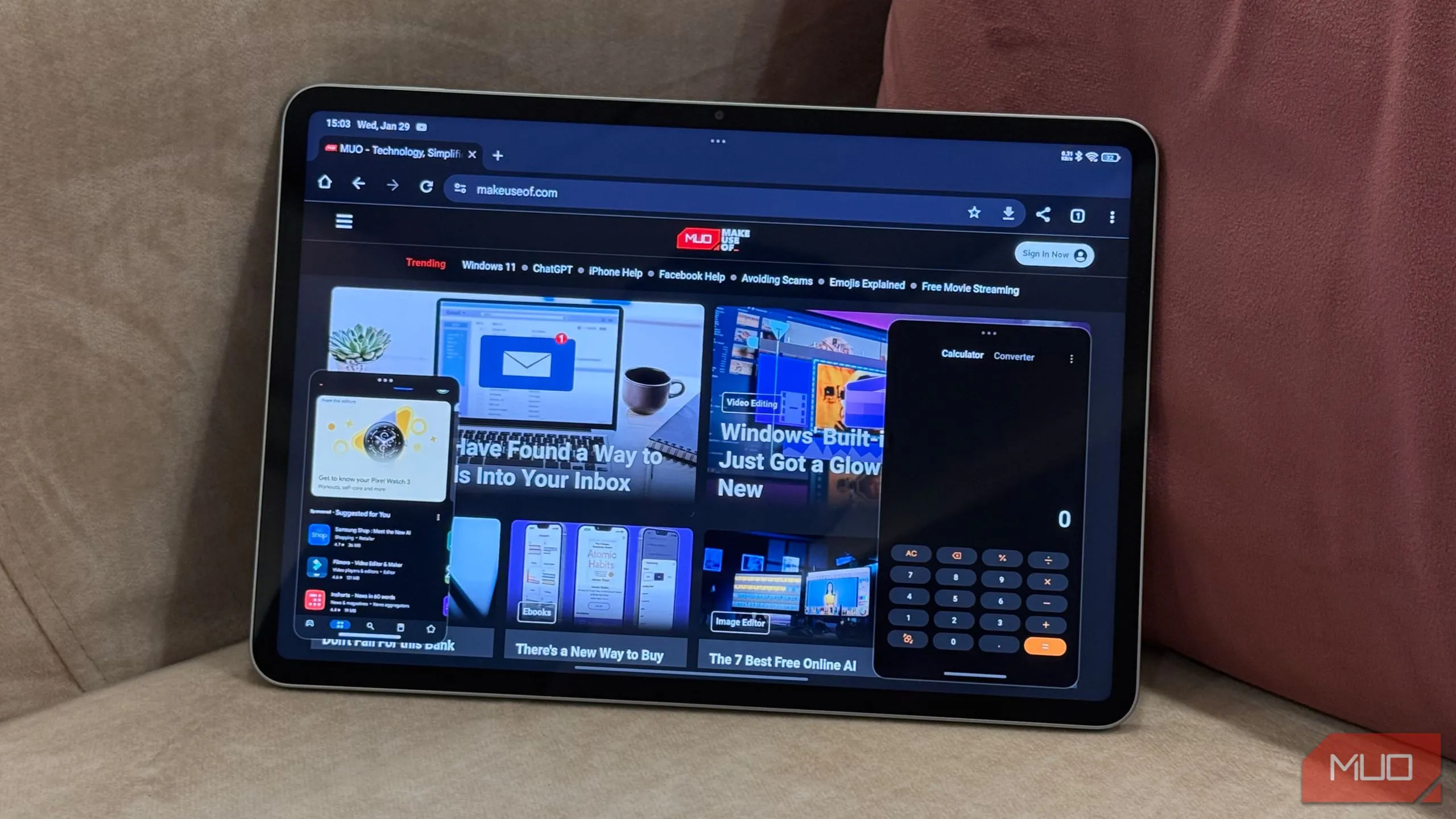 Tính năng đa nhiệm với cửa sổ nổi trên Xiaomi Pad 7, minh họa ưu điểm của Android tablet.
