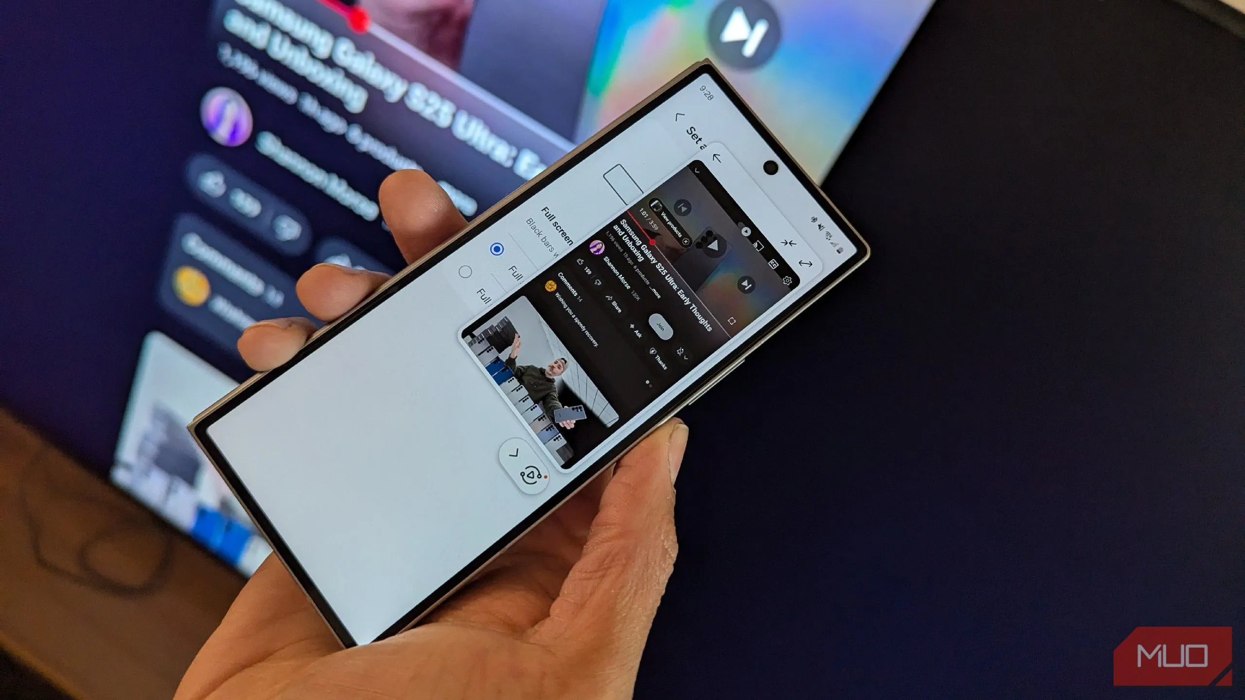 Điện thoại Samsung Galaxy đang chia sẻ màn hình lên TV Samsung qua tính năng Tap View