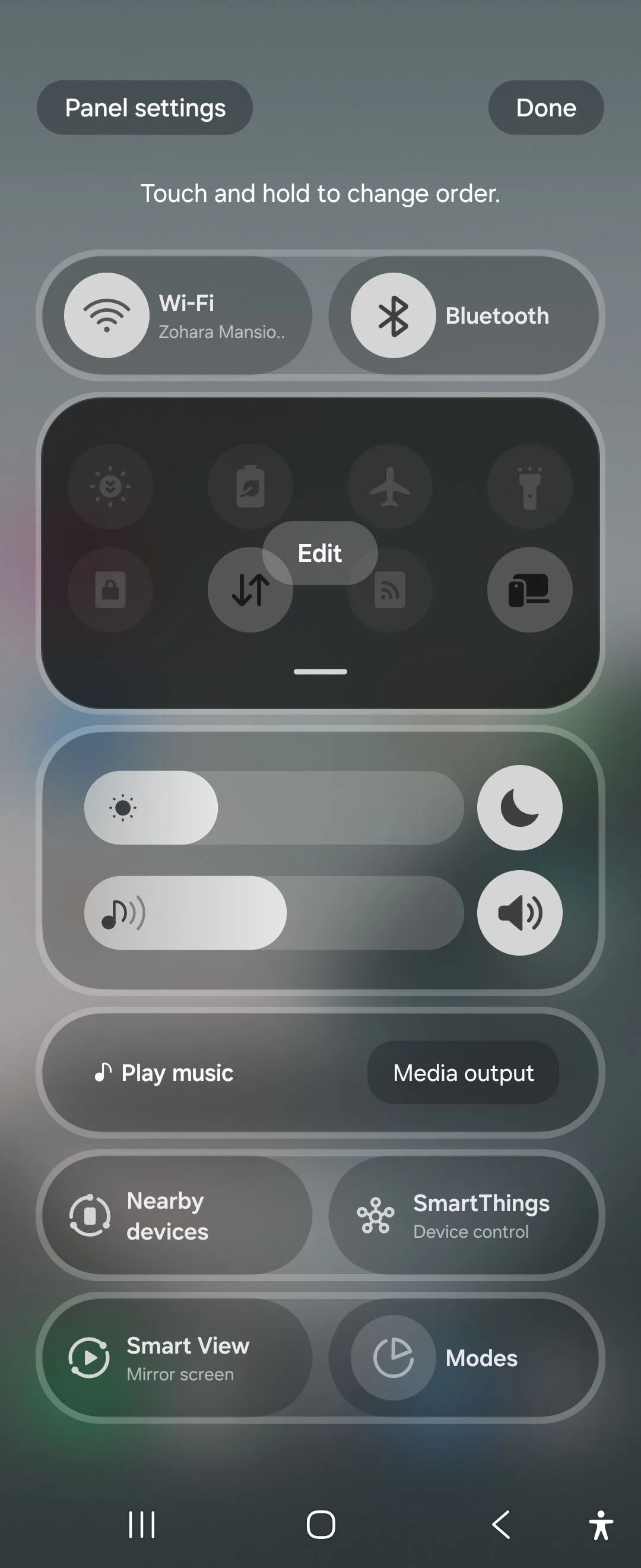 Giao diện bảng cài đặt nhanh được làm mới trên Galaxy Z Flip 6 sau khi cập nhật One UI 7