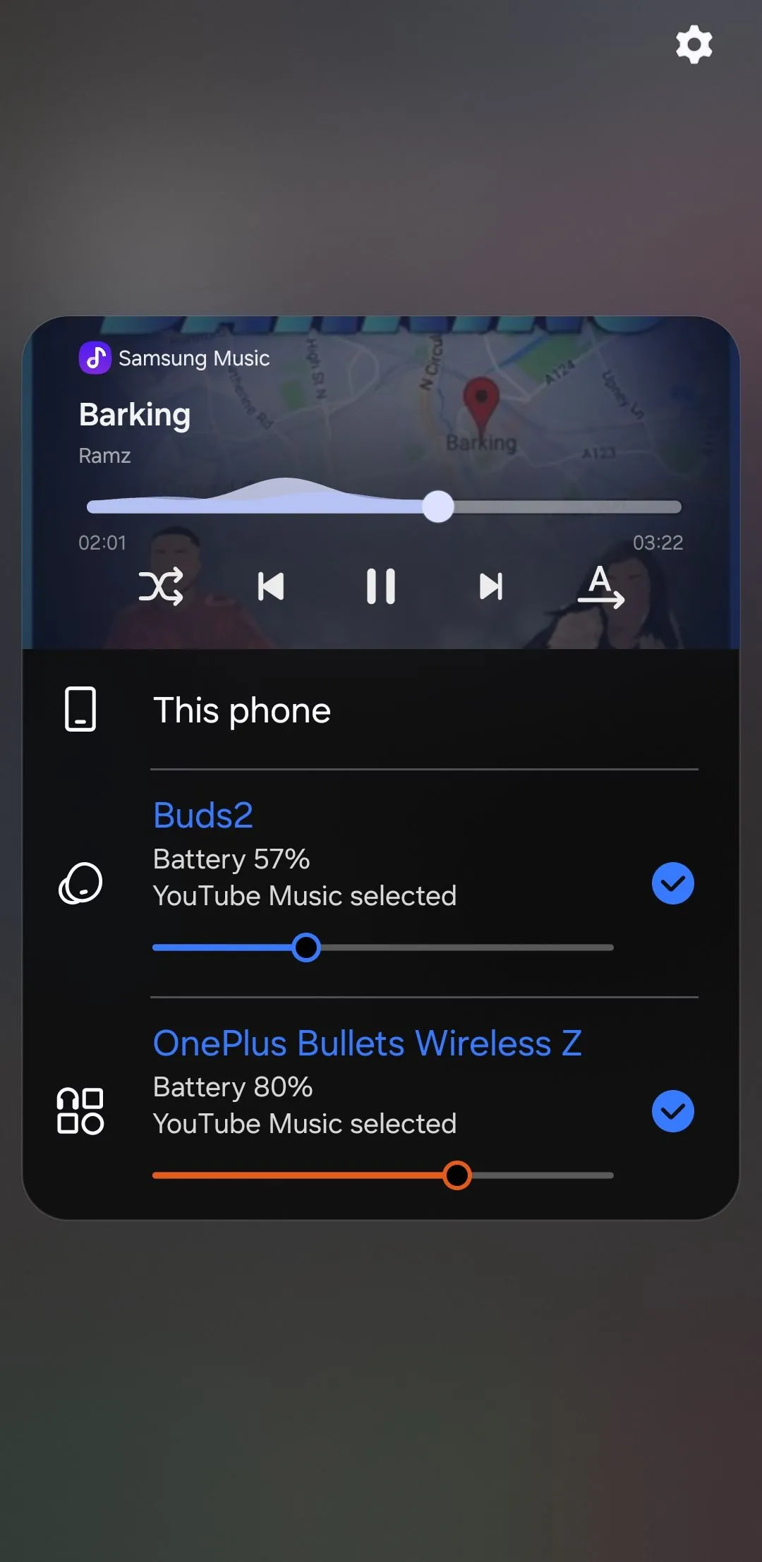 Giao diện cài đặt Dual Audio trên điện thoại Samsung cho phép kết nối hai thiết bị Bluetooth cùng lúc