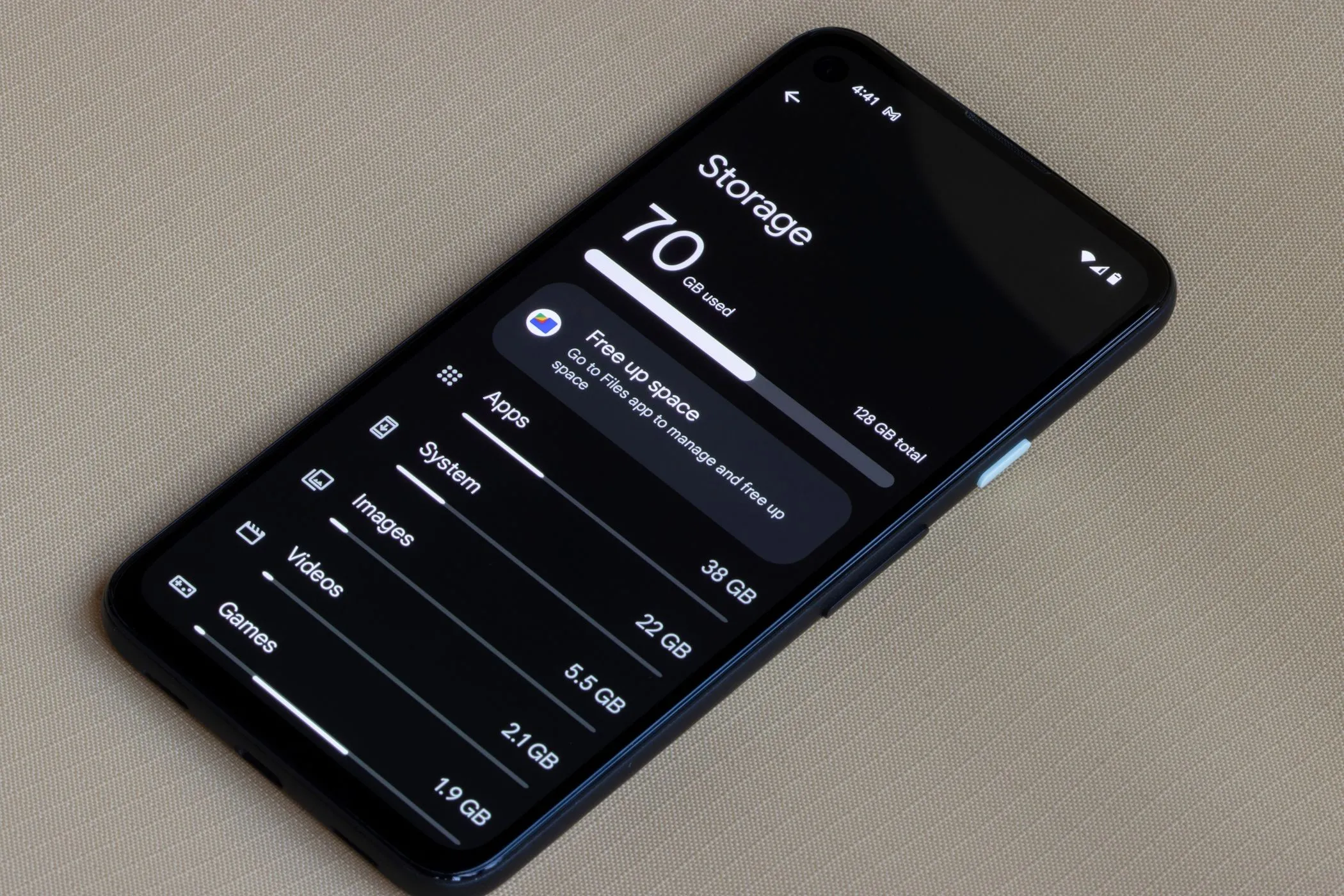 Giao diện cài đặt lưu trữ trên điện thoại Android, minh họa cách giải phóng dung lượng để tăng tốc độ điện thoại