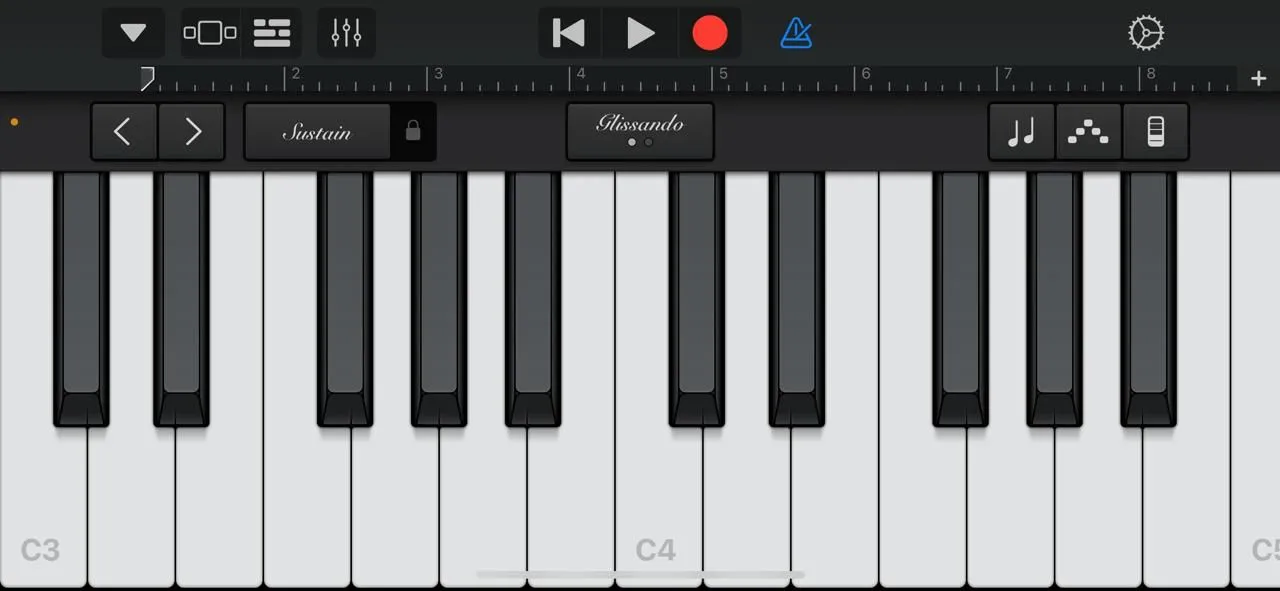 Giao diện đàn piano ảo trong ứng dụng GarageBand trên iPhone