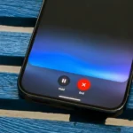 Giao diện Gemini Live trên điện thoại thông minh, minh họa ghi chú bằng giọng nói AI