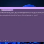 Giao diện Microsoft Sticky Notes hiển thị tính năng tự động lưu nguồn khi sao chép văn bản.