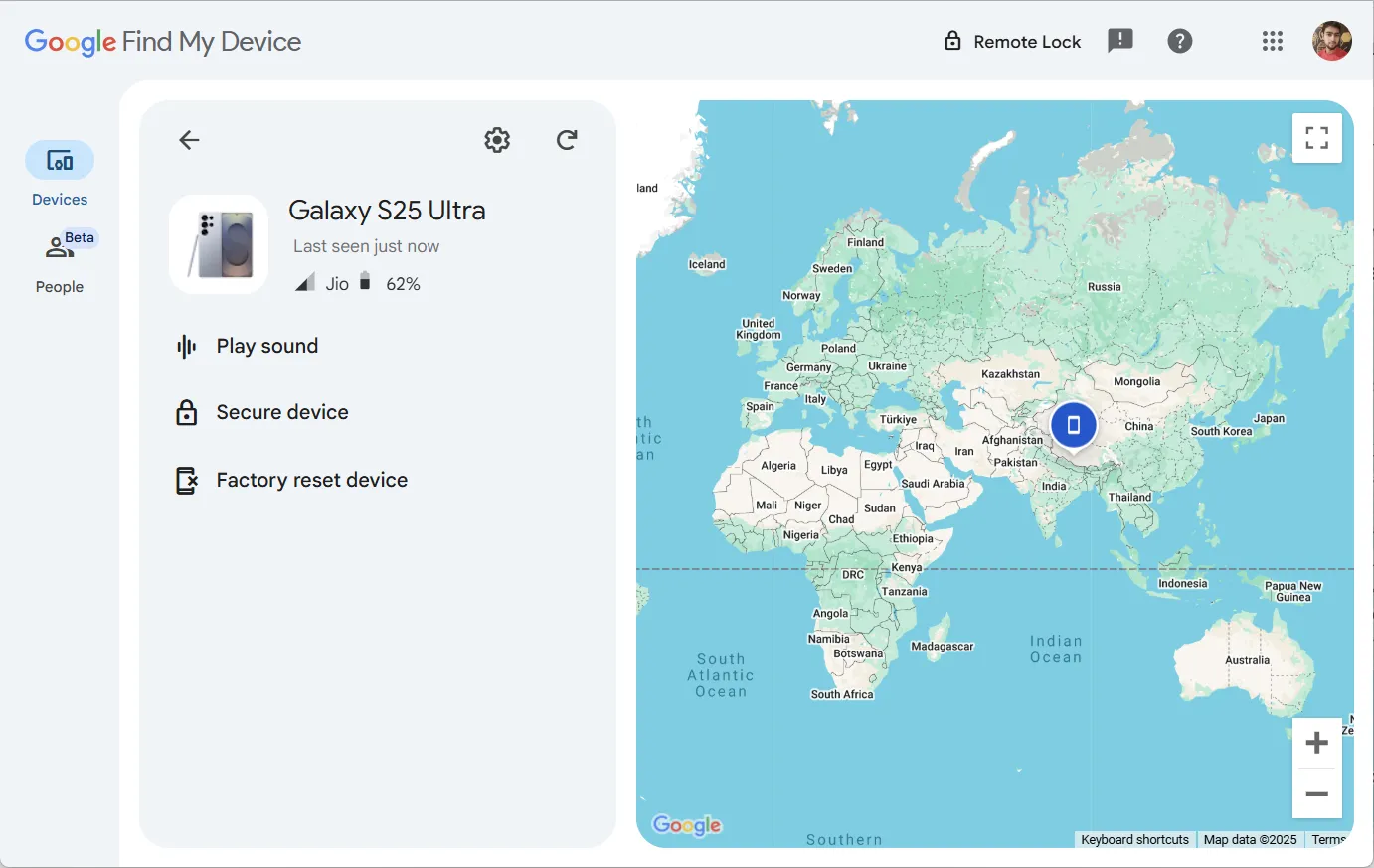 Giao diện trang chủ Google Find My Device để tìm kiếm thiết bị Android đã mất