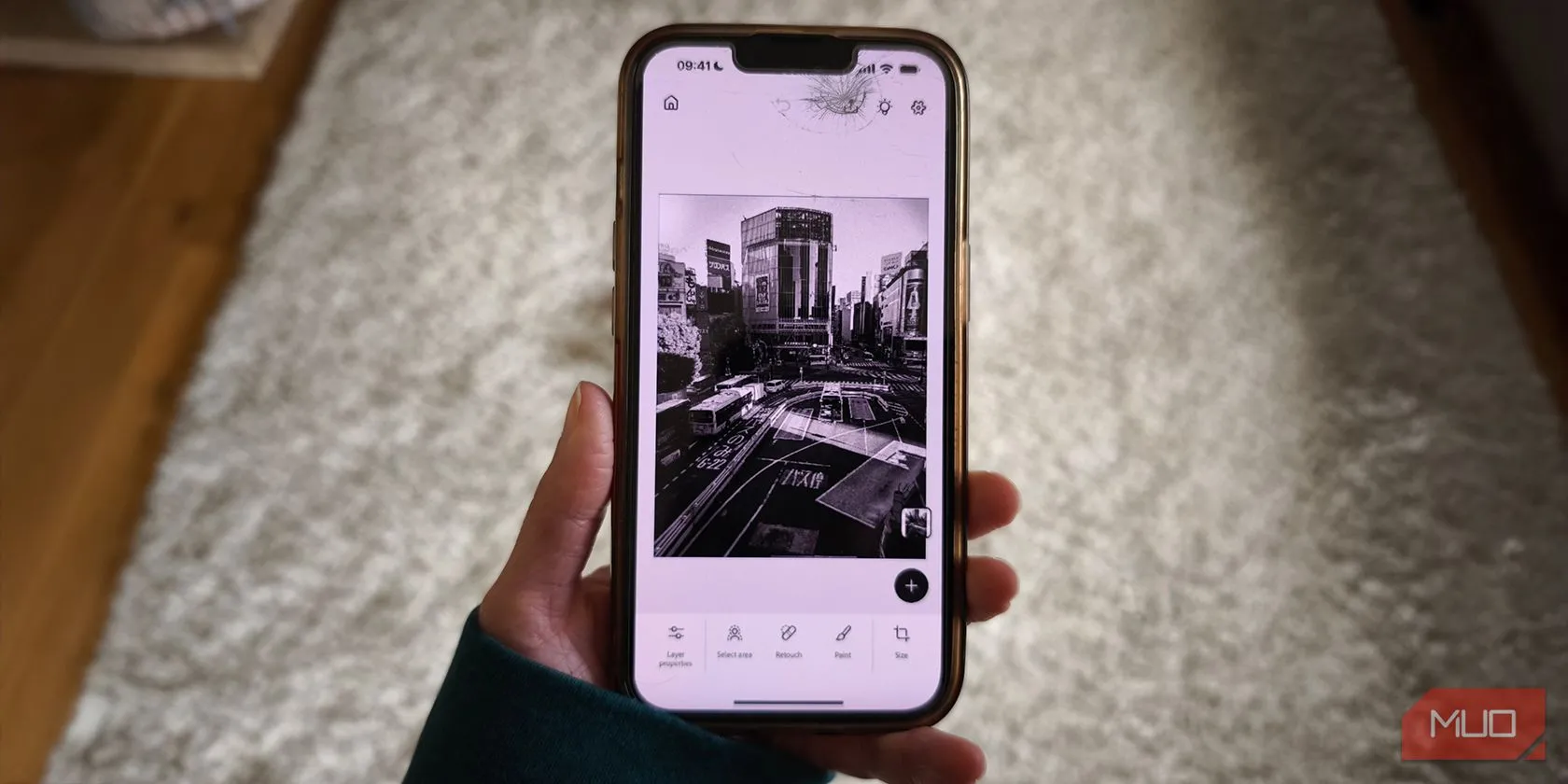 Giao diện ứng dụng Adobe Photoshop Mobile trên iPhone, thể hiện chất lượng ứng dụng cao trên iOS