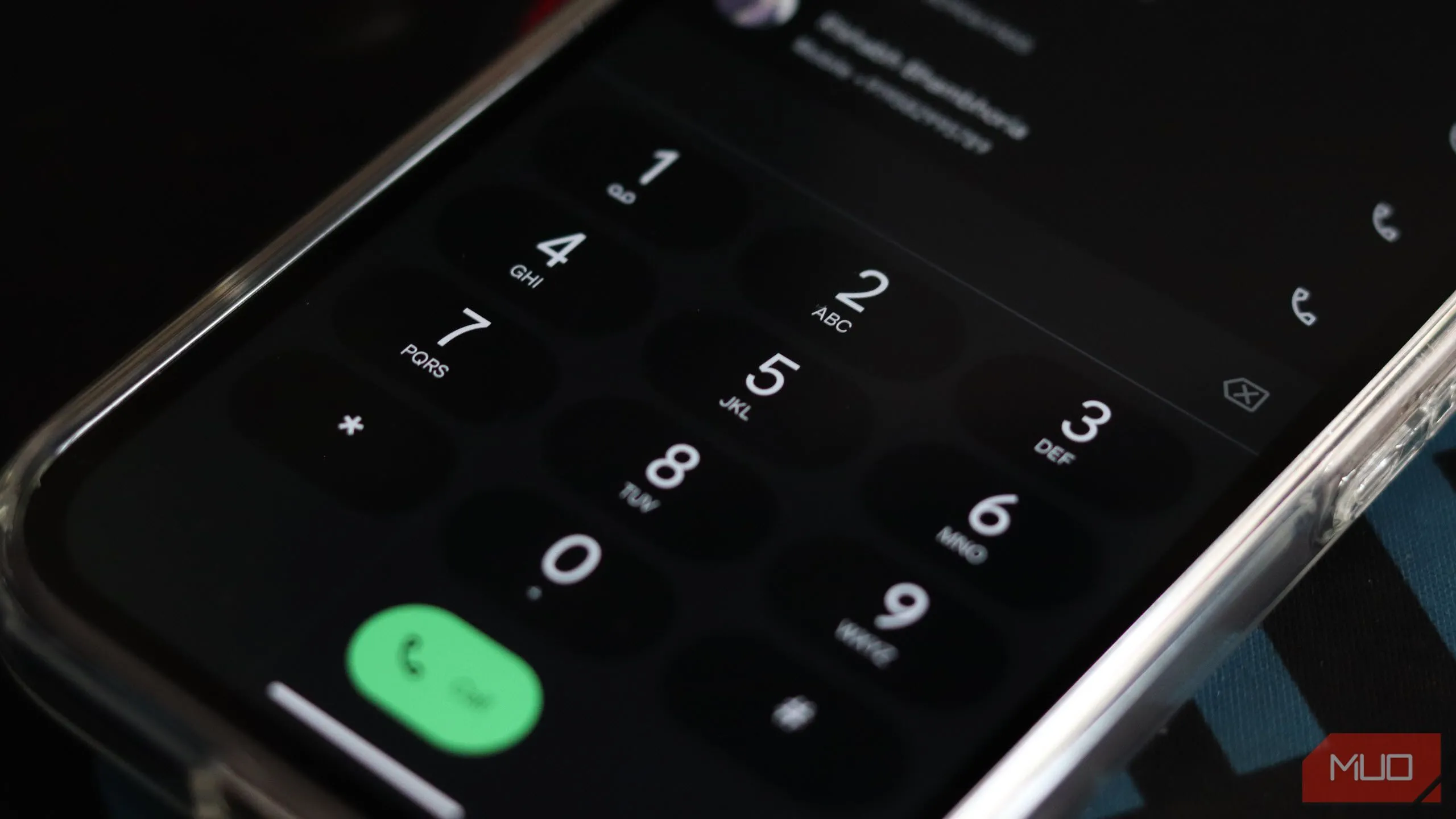 Giao diện ứng dụng Điện thoại (Phone app) trên Pixel 9a, minh họa tính năng Call Screen.