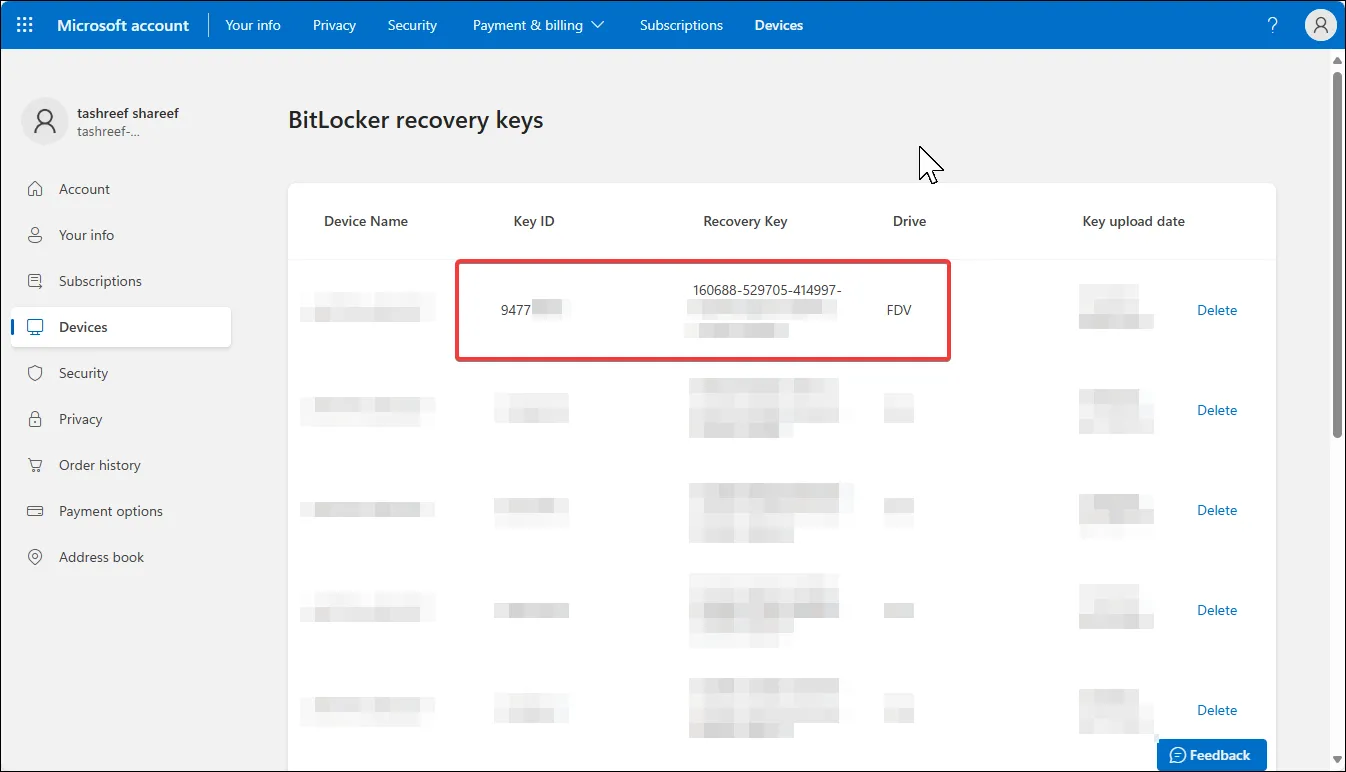 Giao diện web của tài khoản Microsoft hiển thị các khóa khôi phục BitLocker đã lưu