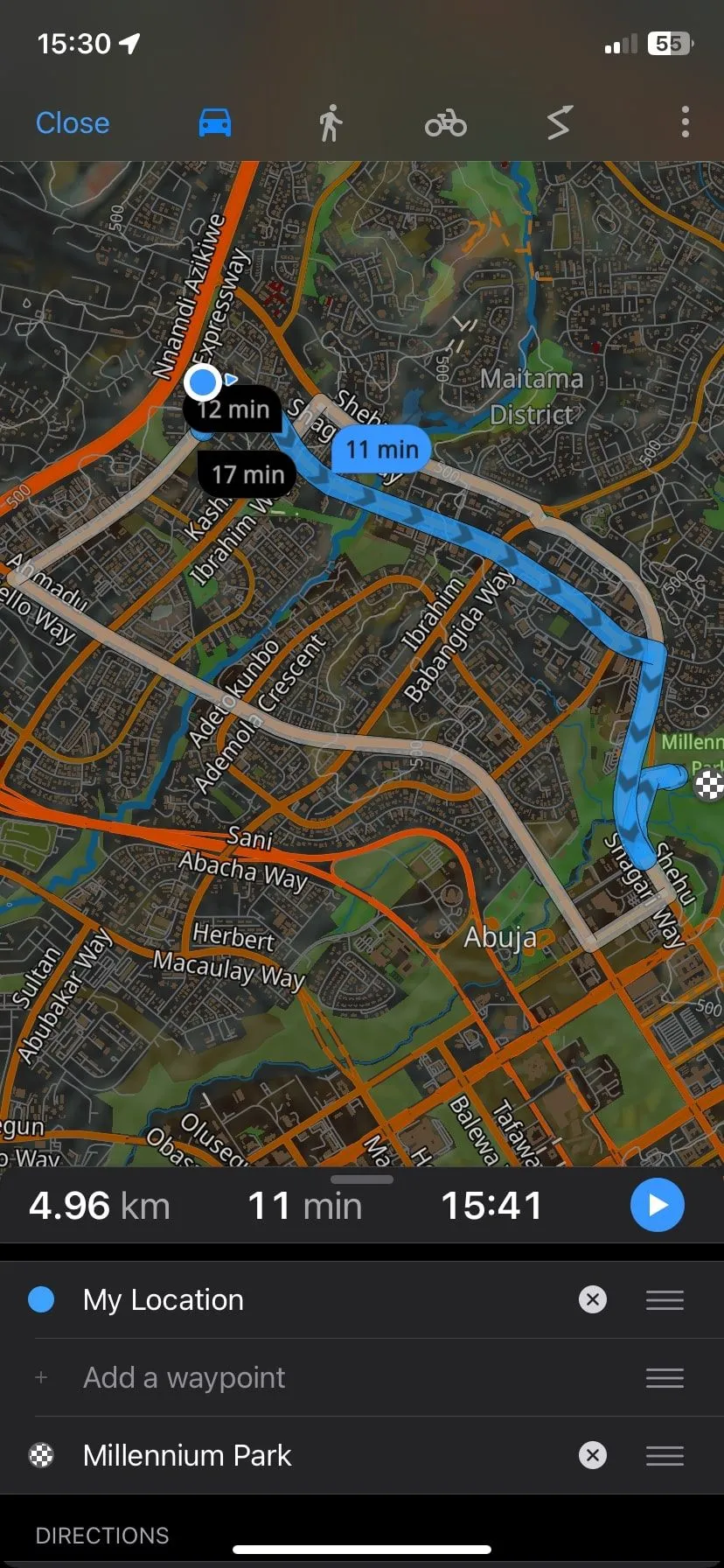 Guru Maps hiển thị chỉ dẫn lộ trình lái xe, cung cấp thông tin điều hướng chính xác.