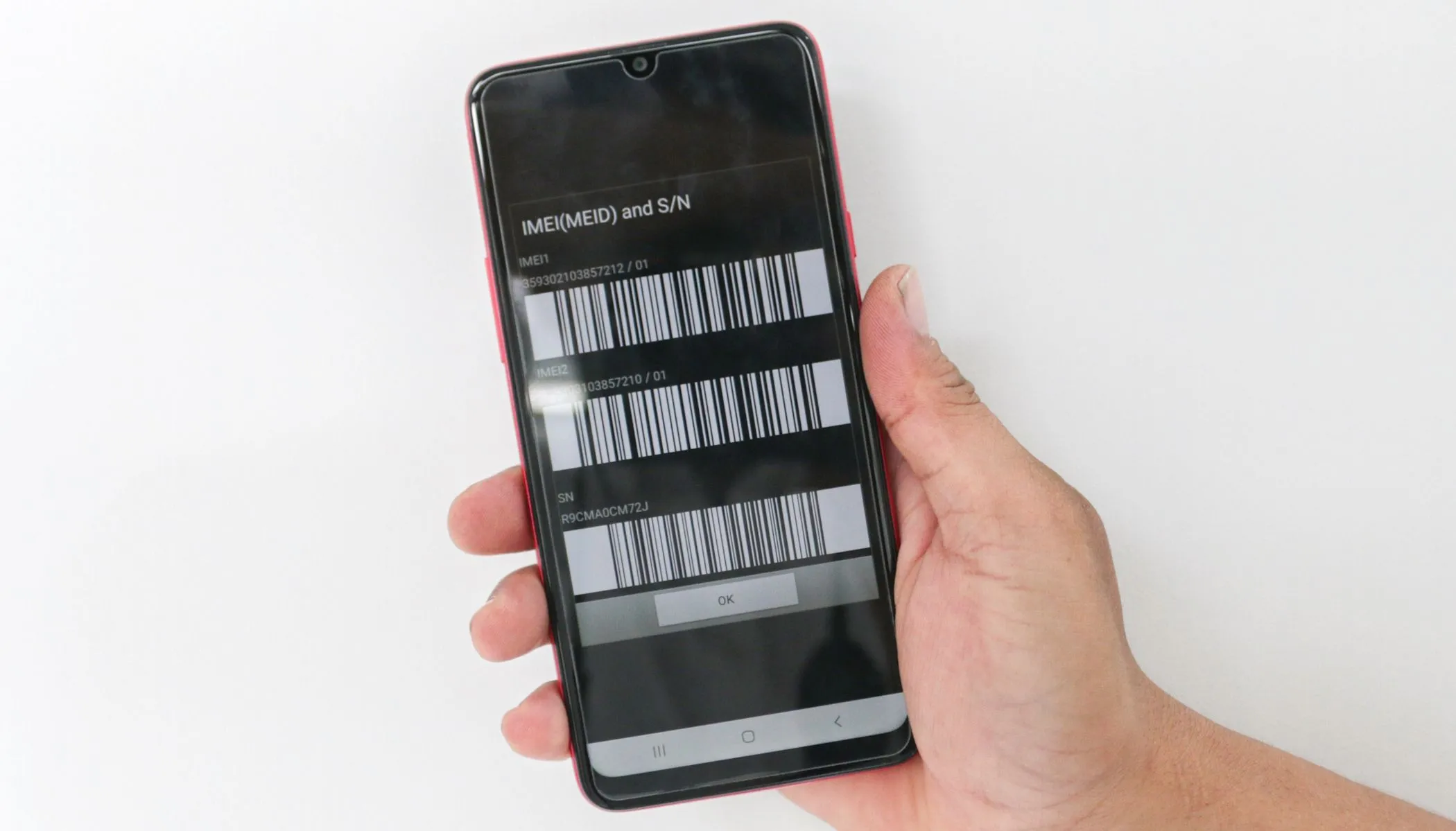 Hình ảnh cận cảnh số IMEI trên một chiếc điện thoại Android, cho thấy mã định danh quốc tế của thiết bị có thể bị kẻ trộm thay đổi.