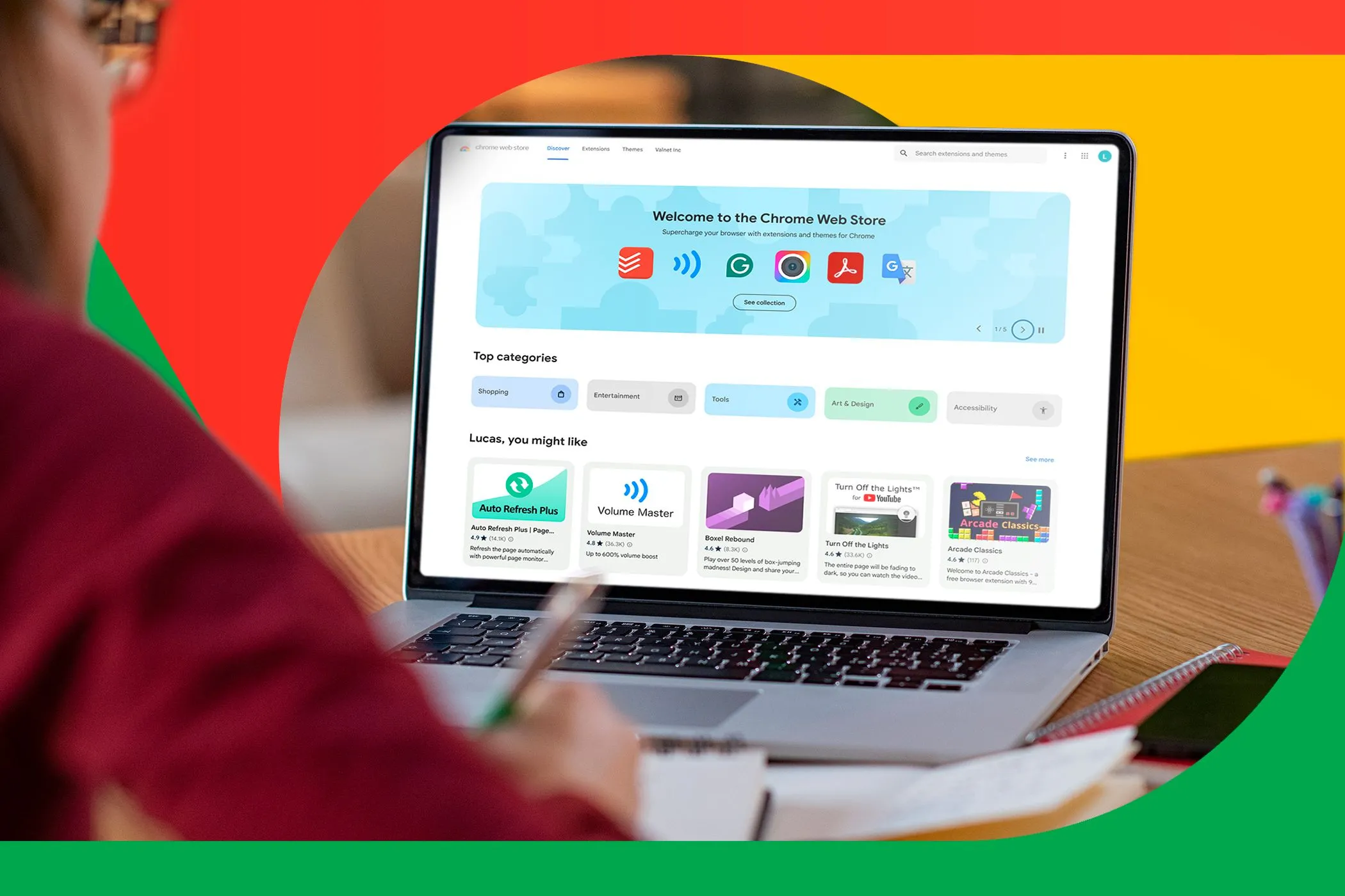 Hình ảnh minh họa người dùng đang trải nghiệm tiện ích mở rộng từ Chrome Web Store để nâng cao hiệu suất làm việc hoặc học tập.