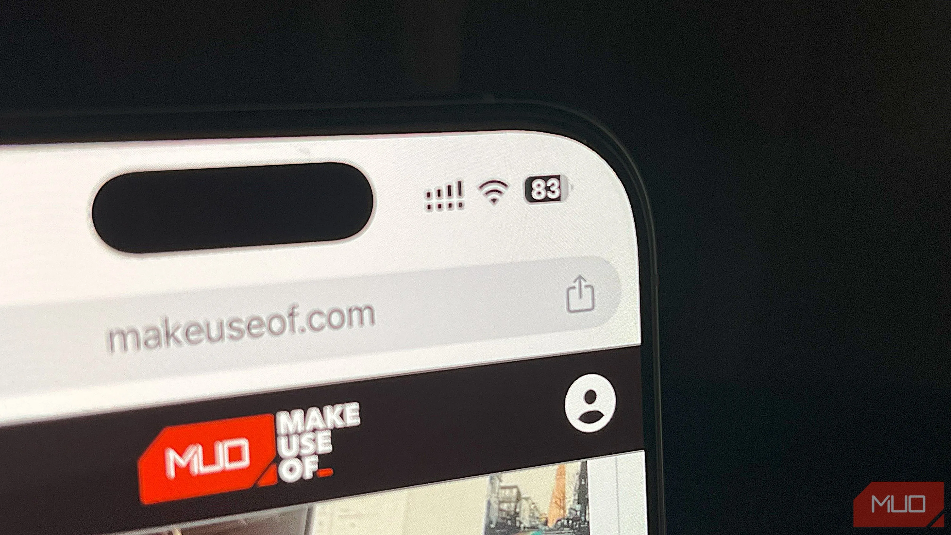 iPhone 16 Pro với chế độ nguồn điện thích ứng trong iOS 26