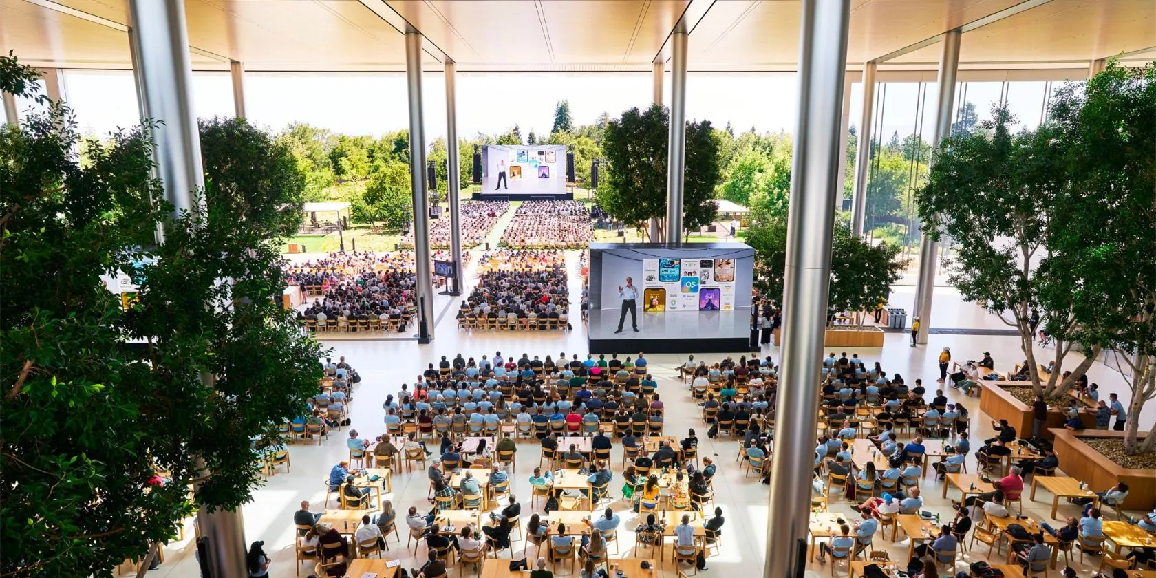Khán giả tại sự kiện Apple WWDC 2022