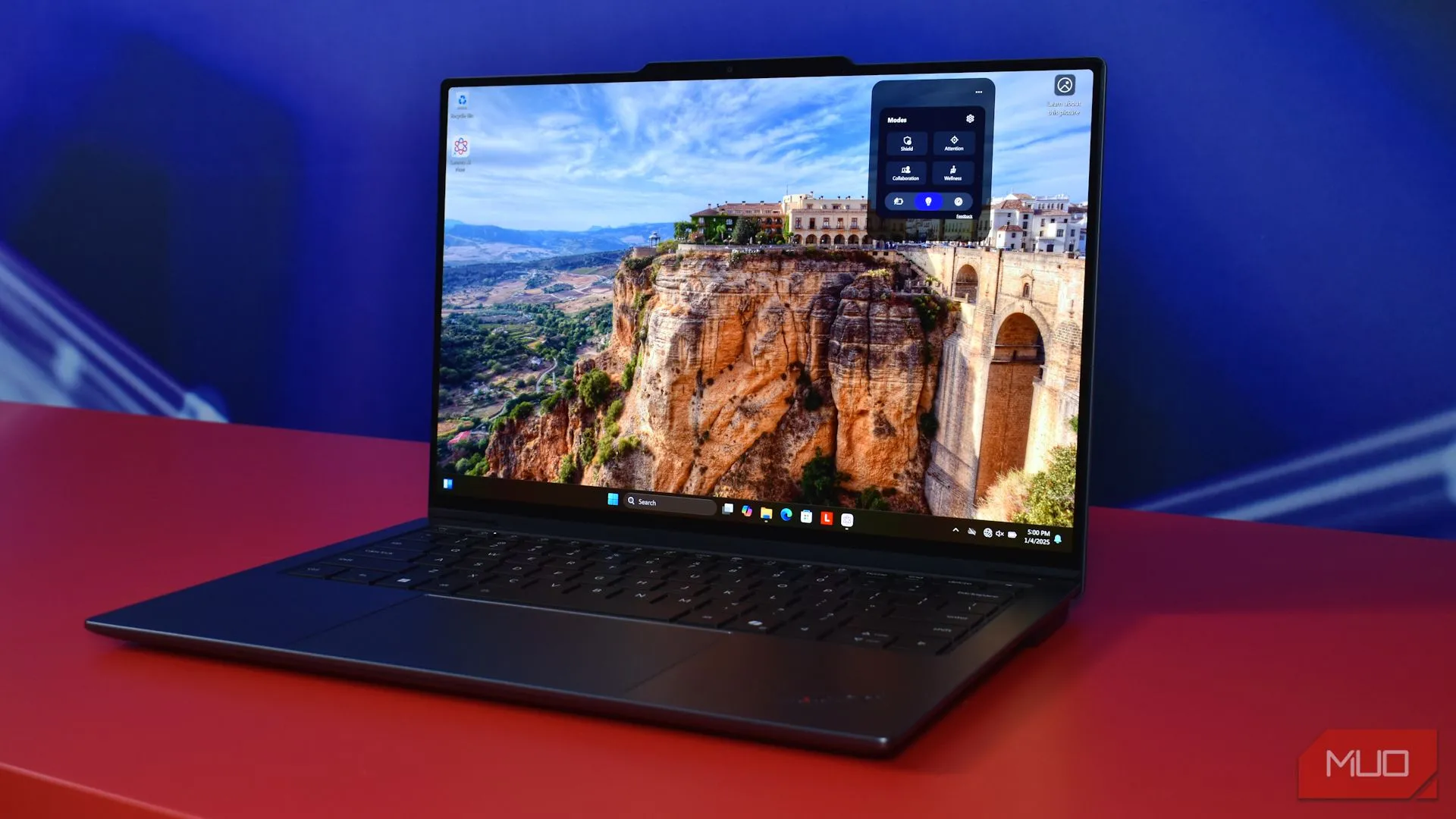 Laptop Lenovo ThinkPad X9 Aura Edition 14 inch với thiết kế hiện đại và mỏng nhẹ