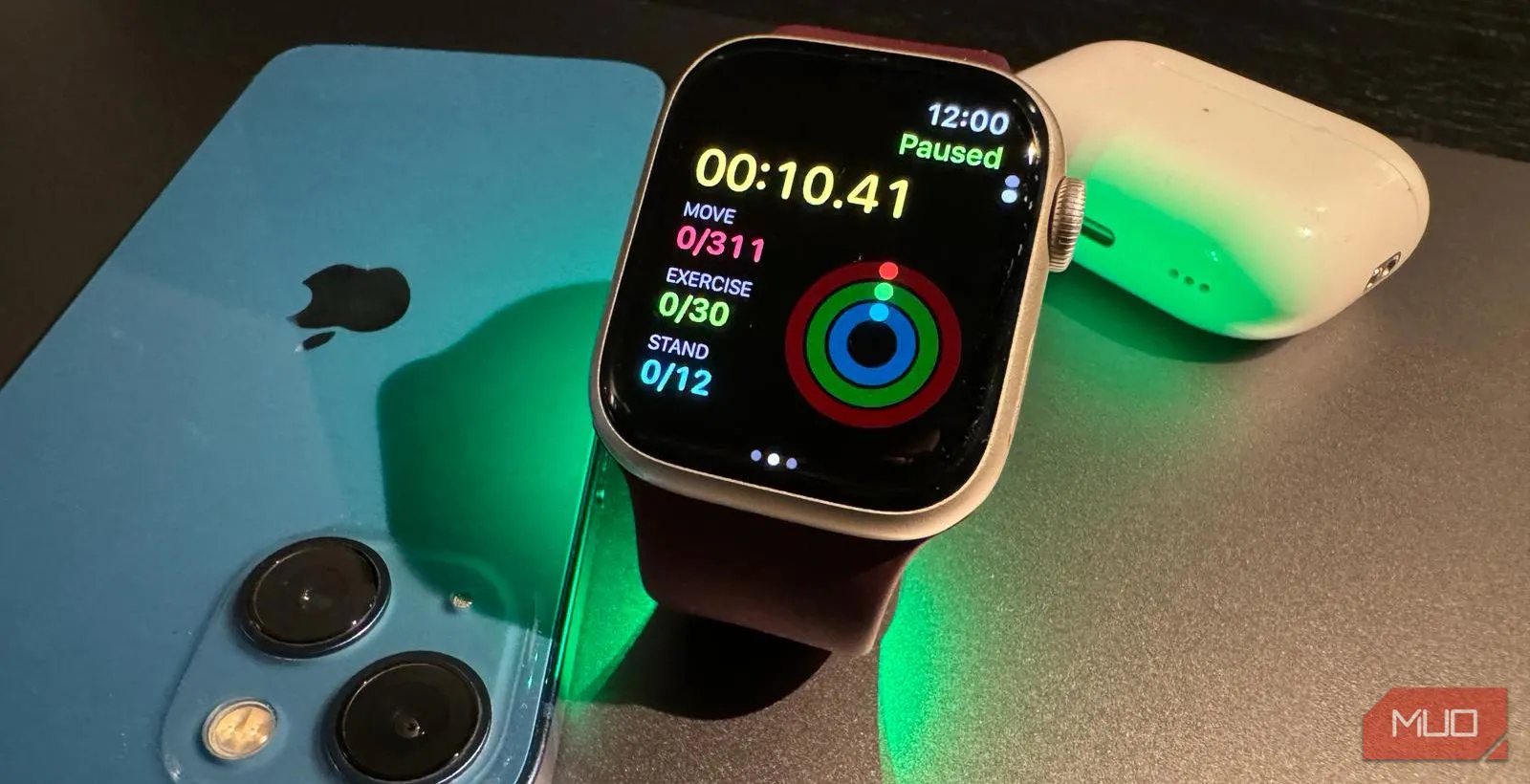 Màn hình Apple Watch Series 9 hiển thị dữ liệu tập luyện