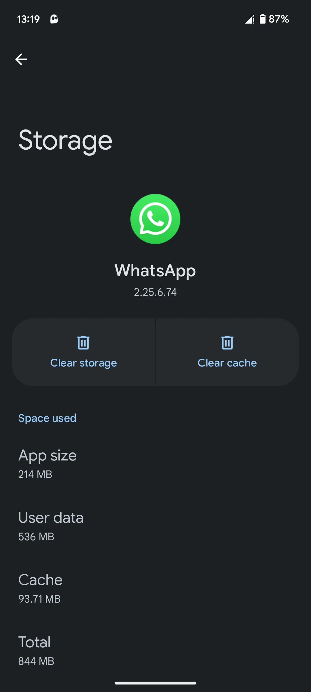 Màn hình chi tiết sử dụng bộ nhớ và bộ nhớ đệm của ứng dụng trên Android, minh họa cách xóa cache để cải thiện hiệu suất