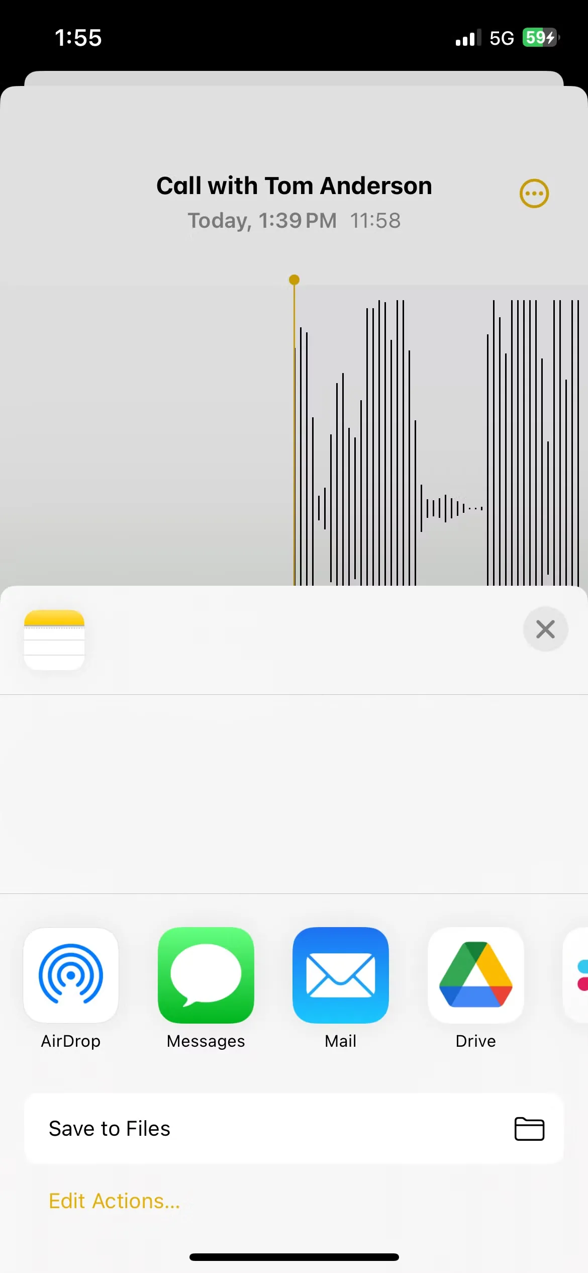 Màn hình chia sẻ trên iPhone khi gặp lỗi không hiển thị file âm thanh ghi âm cuộc gọi iOS 18, chỉ hiện biểu tượng Ghi chú.