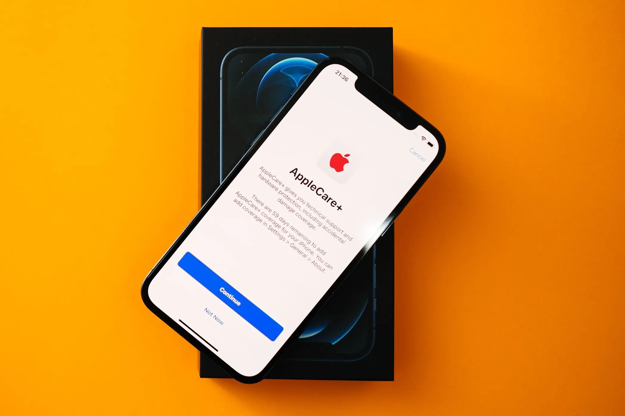 Màn hình quản lý gói AppleCare trên iPhone, cho phép người dùng kiểm tra thông tin bảo hiểm.