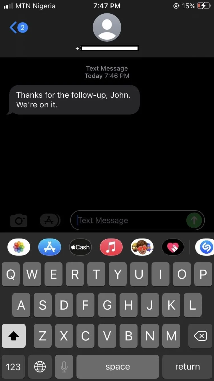 Màn hình tin nhắn iMessage trên iOS hiển thị nội dung hội thoại, liên quan đến việc kiểm tra thông báo sau khi mở khóa