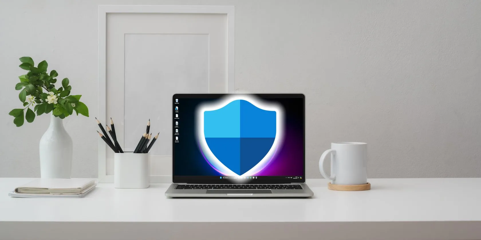 Máy tính với logo Windows Security trên màn hình