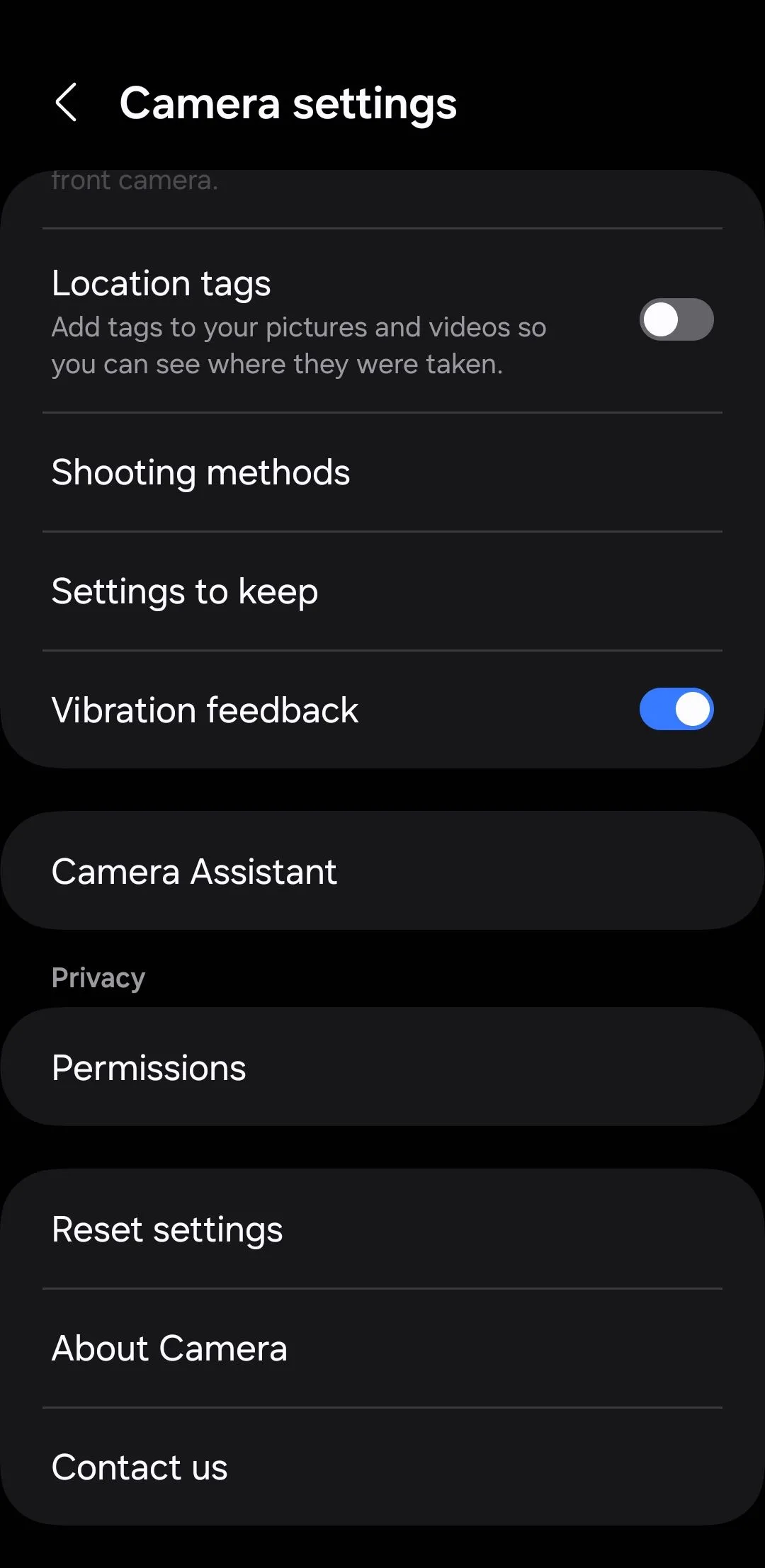 Menu cài đặt camera trên điện thoại Samsung, hiển thị tùy chọn 'Trợ lý Camera' (Camera Assistant) để điều chỉnh các tính năng nâng cao.