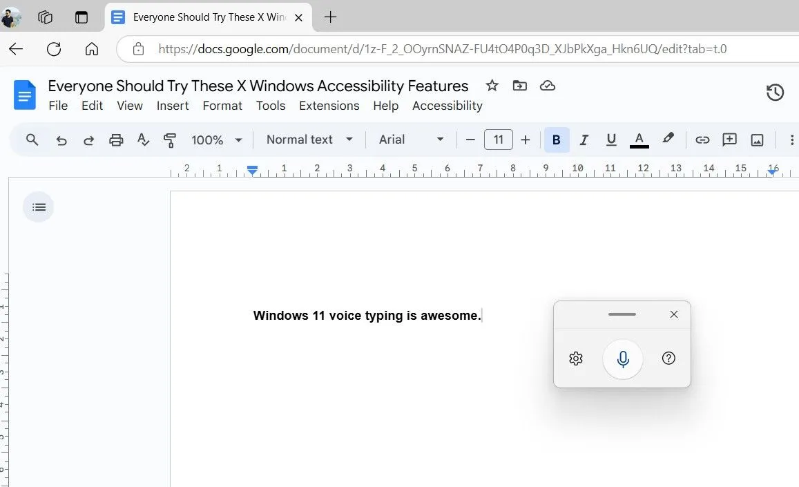 Menu gõ giọng nói của Windows 11 hiển thị trong tài liệu Google Docs