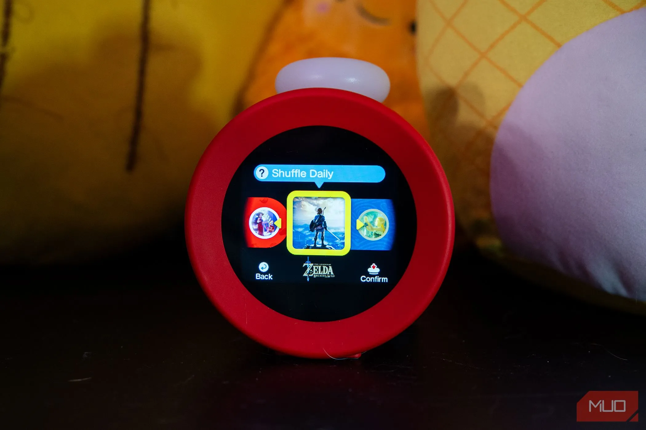 Menu lựa chọn âm thanh báo thức Nintendo Alarmo, với chủ đề Zelda