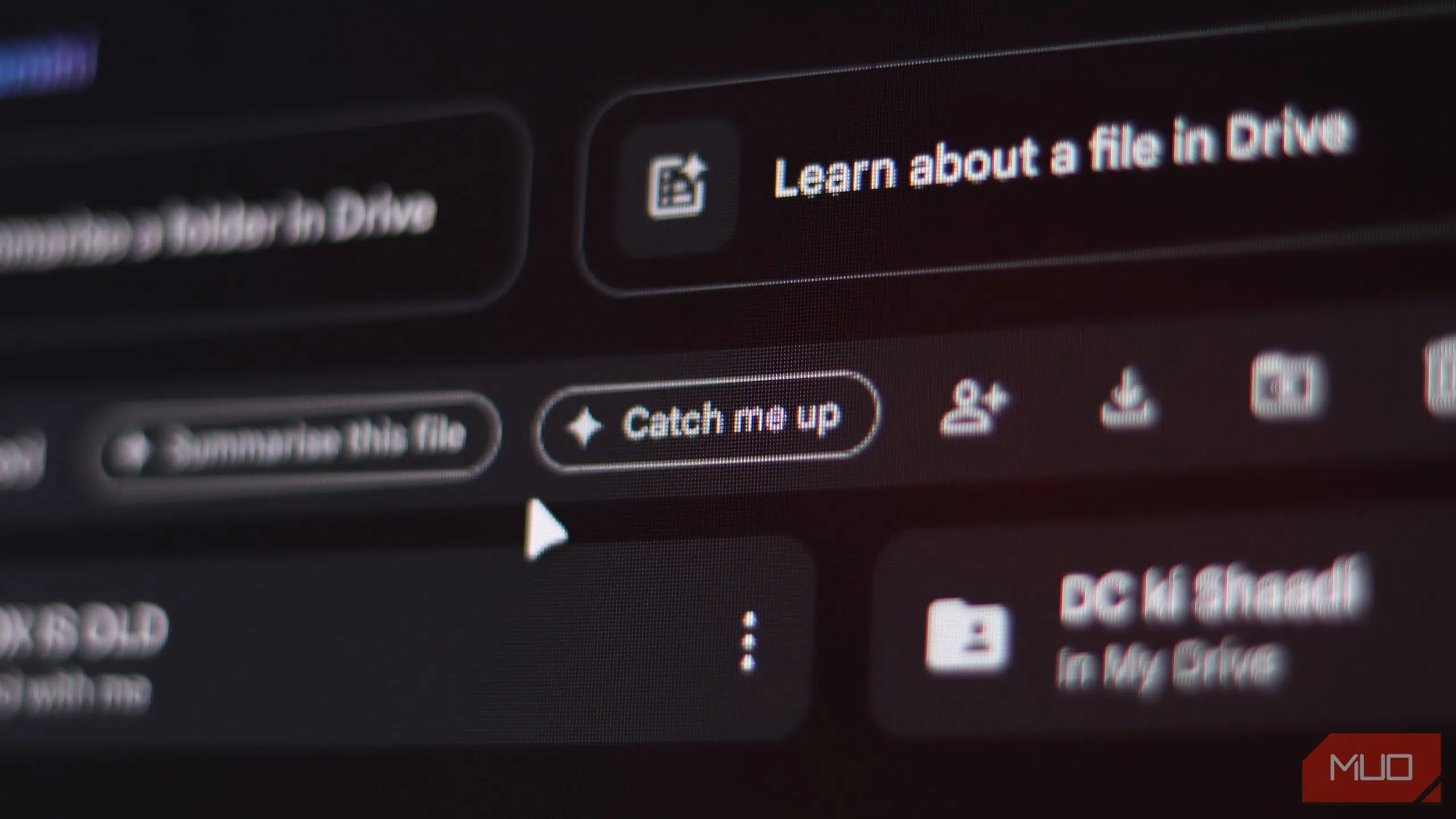 Nút &quot;Catch me up&quot; được tích hợp trên thanh tùy chọn của Google Drive giúp truy cập nhanh tính năng tóm tắt của Gemini