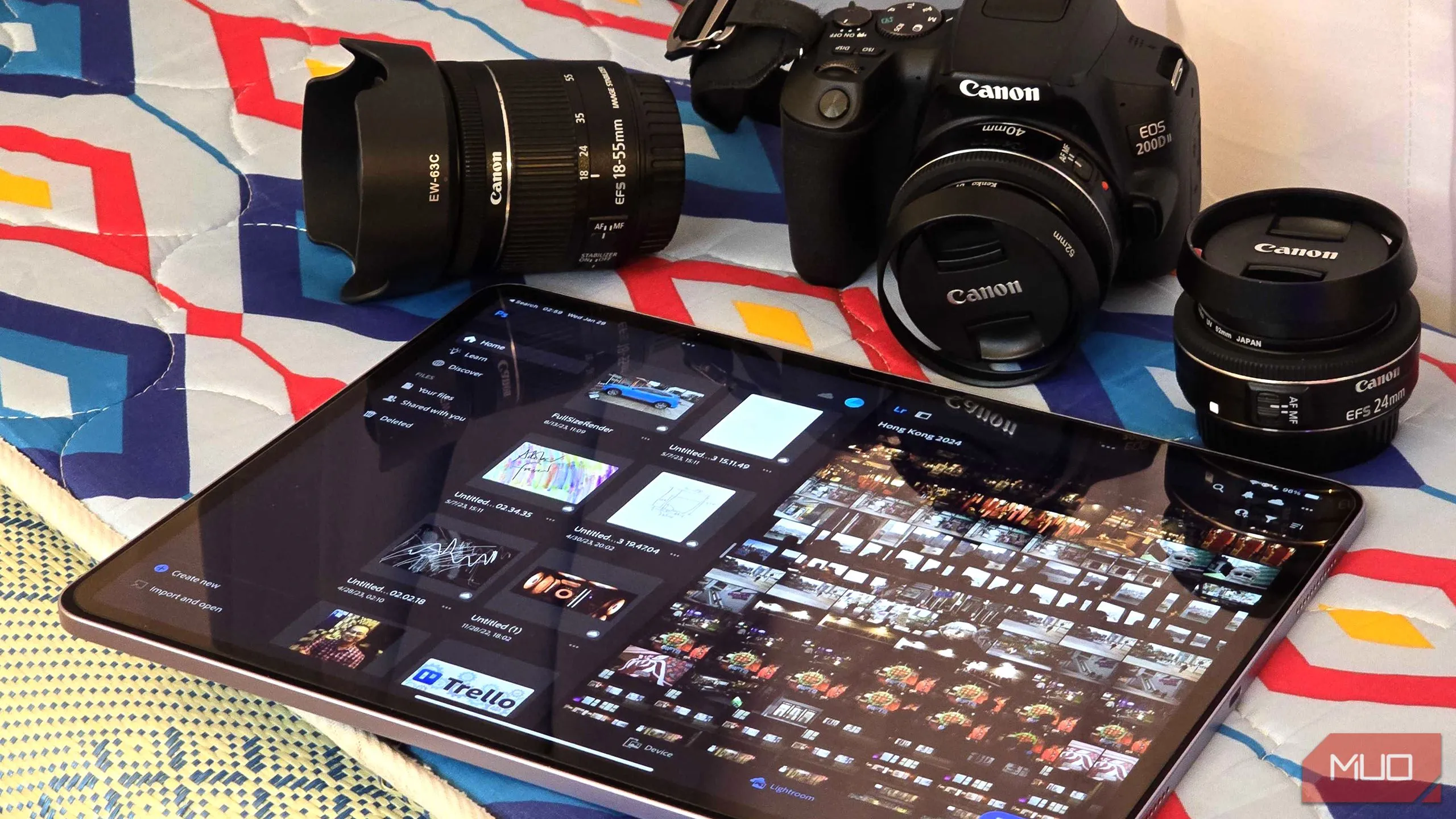 Sử dụng Adobe Photoshop và Lightroom trên iPad, thể hiện khả năng làm việc linh hoạt trên đa thiết bị di động