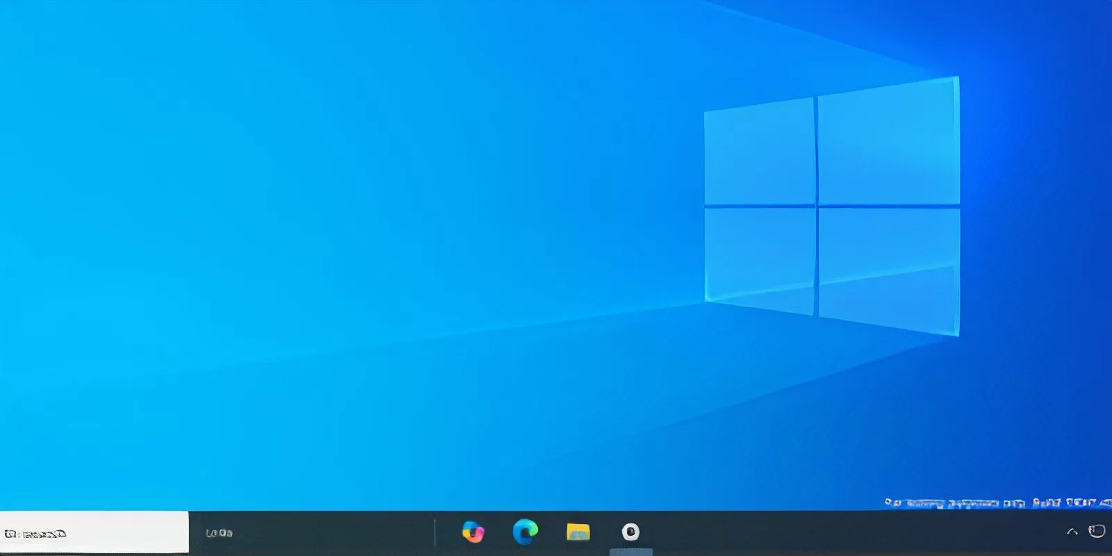 Thanh Taskbar Windows 10 với các biểu tượng ứng dụng đã được căn giữa