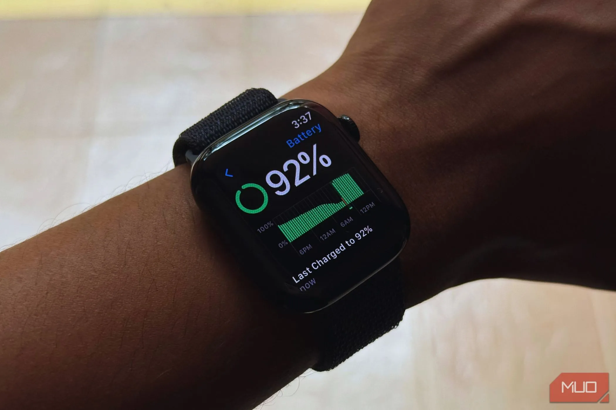 Thống kê thời lượng pin của Apple Watch Series 10, minh họa sự khác biệt so với Ultra 2.