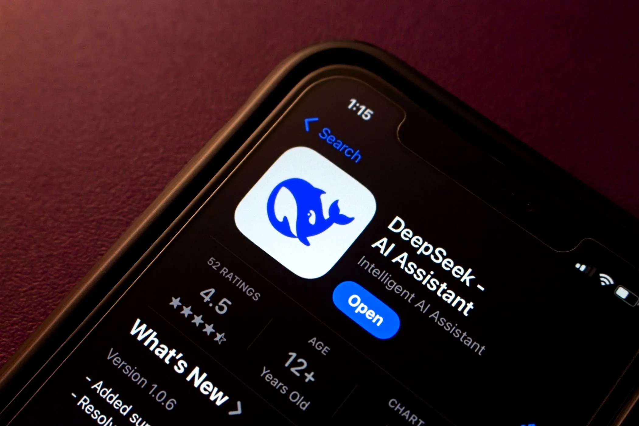 Trang tải xuống ứng dụng chatbot DeepSeek AI trên Apple App Store