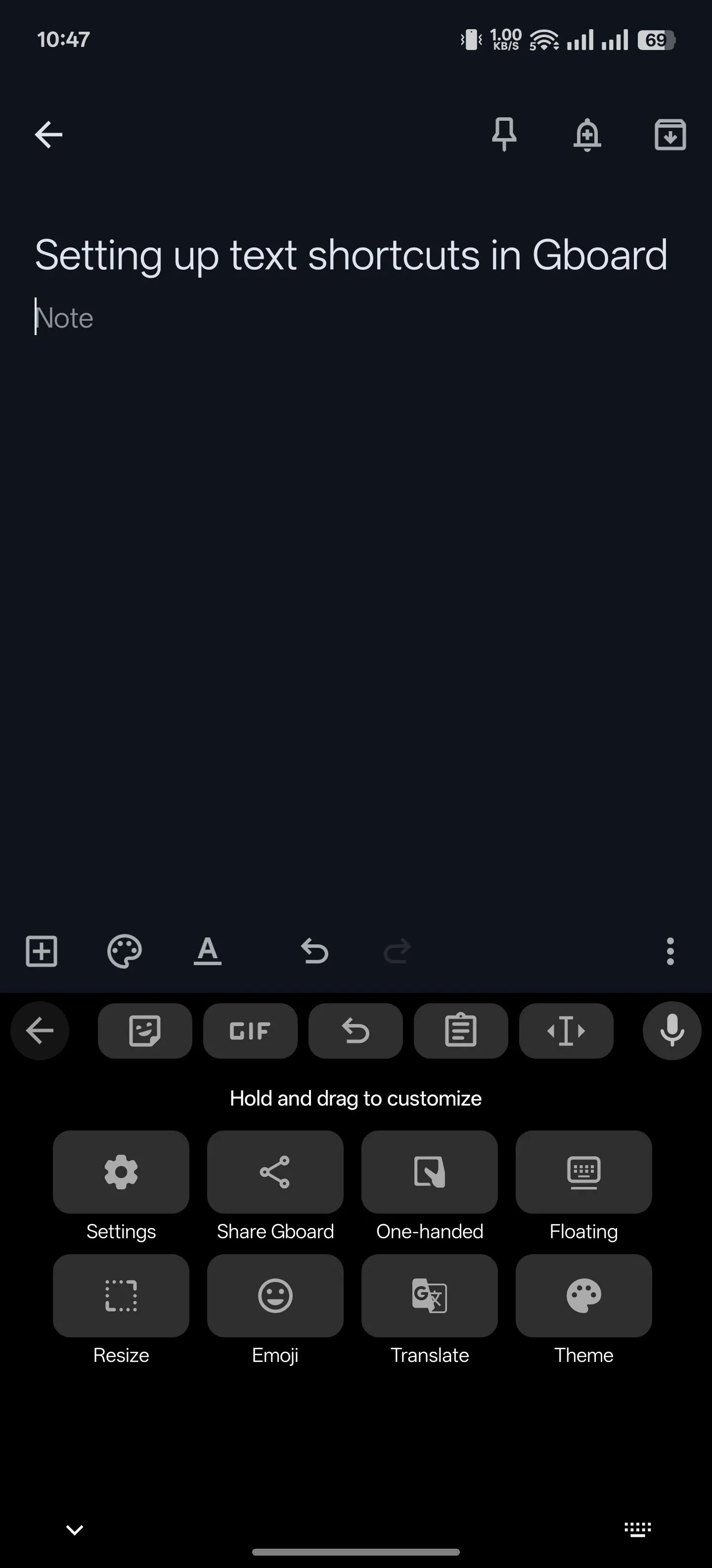 Truy cập cài đặt Gboard để thiết lập phím tắt văn bản.
