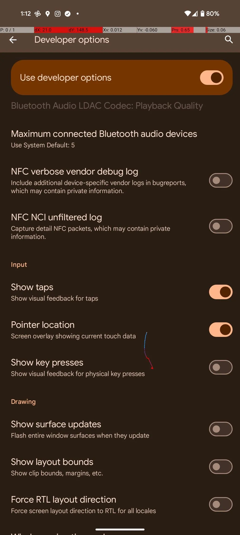 Tùy chọn Hiển thị số lần chạm và vị trí con trỏ được bật trên Pixel 8 Pro