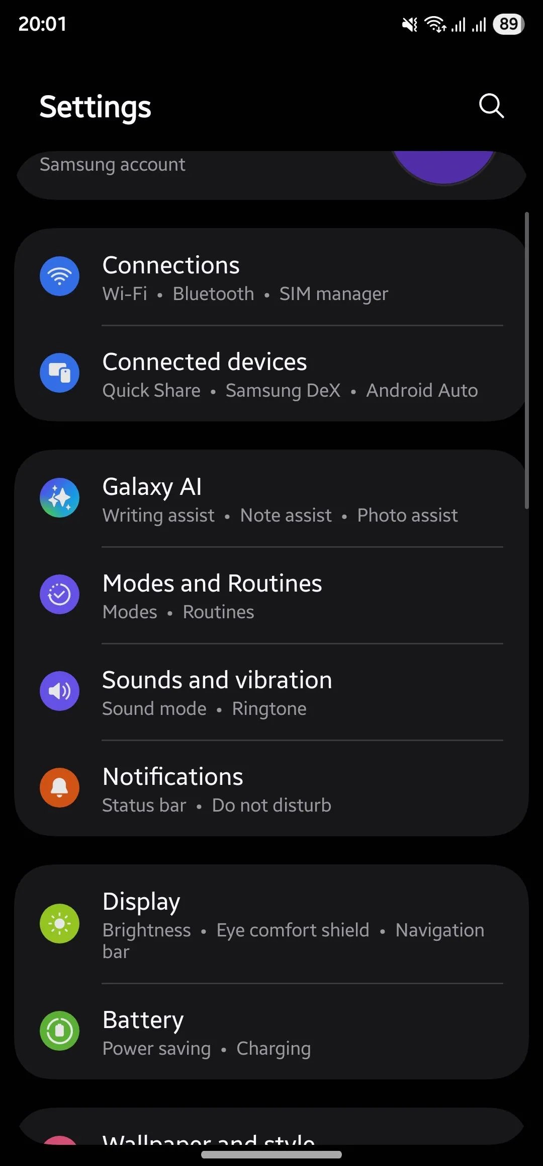 Ứng dụng Cài đặt trên điện thoại Samsung.